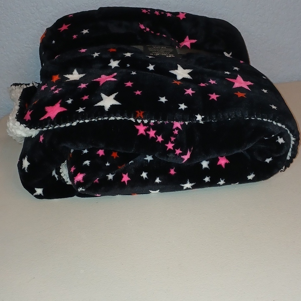 Victoria’s Secret Blanket Fashion Show Sherpa Star Blanket 🆕️ - Picture 10 of 12